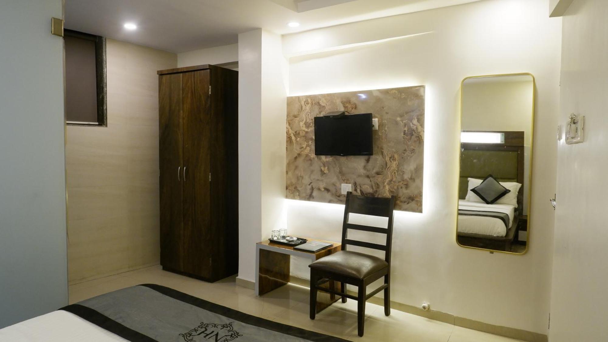 Hotel Naivedhya By Kwality Inn Thane Eksteriør billede